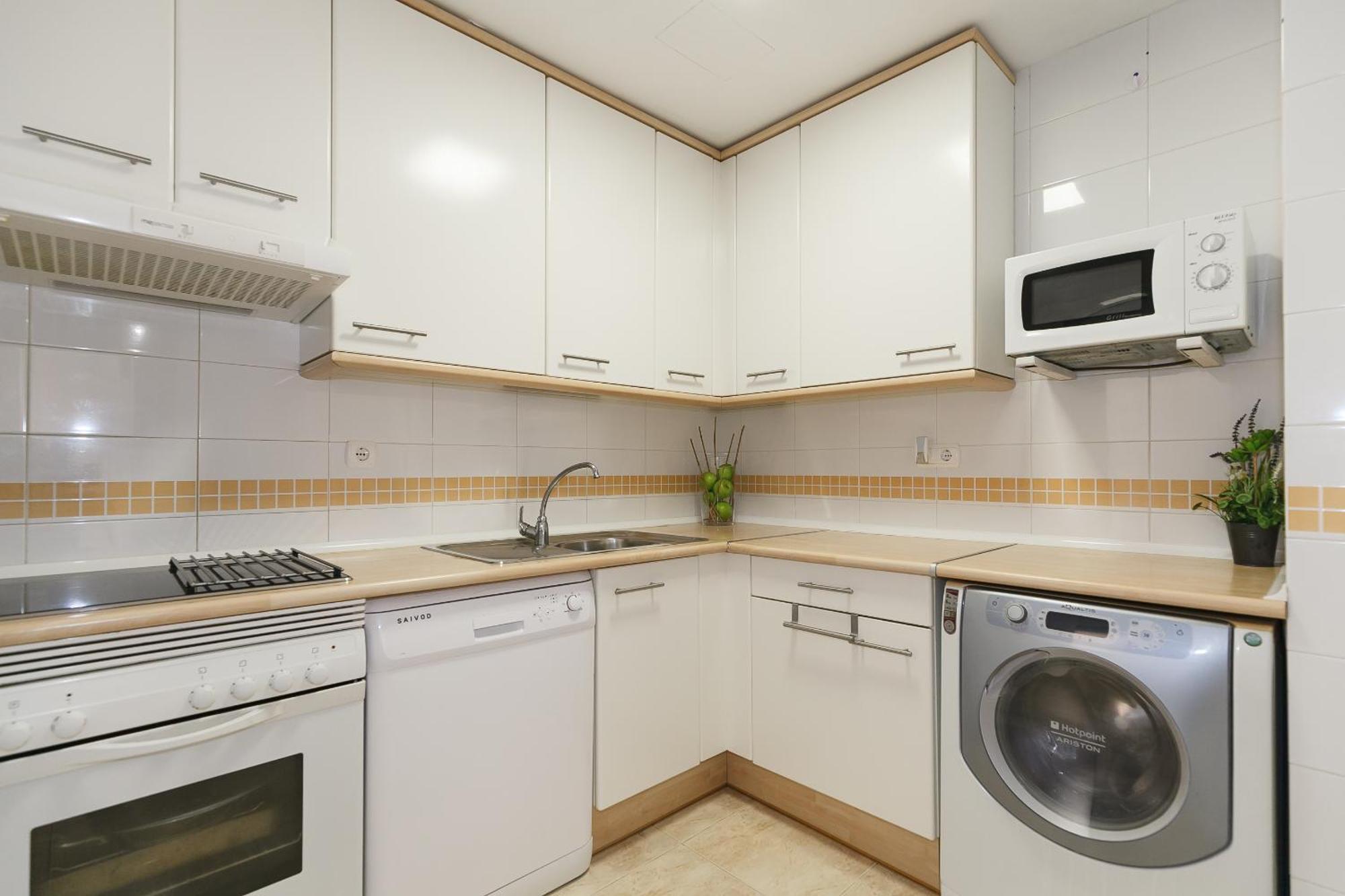 Uhc Golden Pineda Apartments La Pineda Room photo