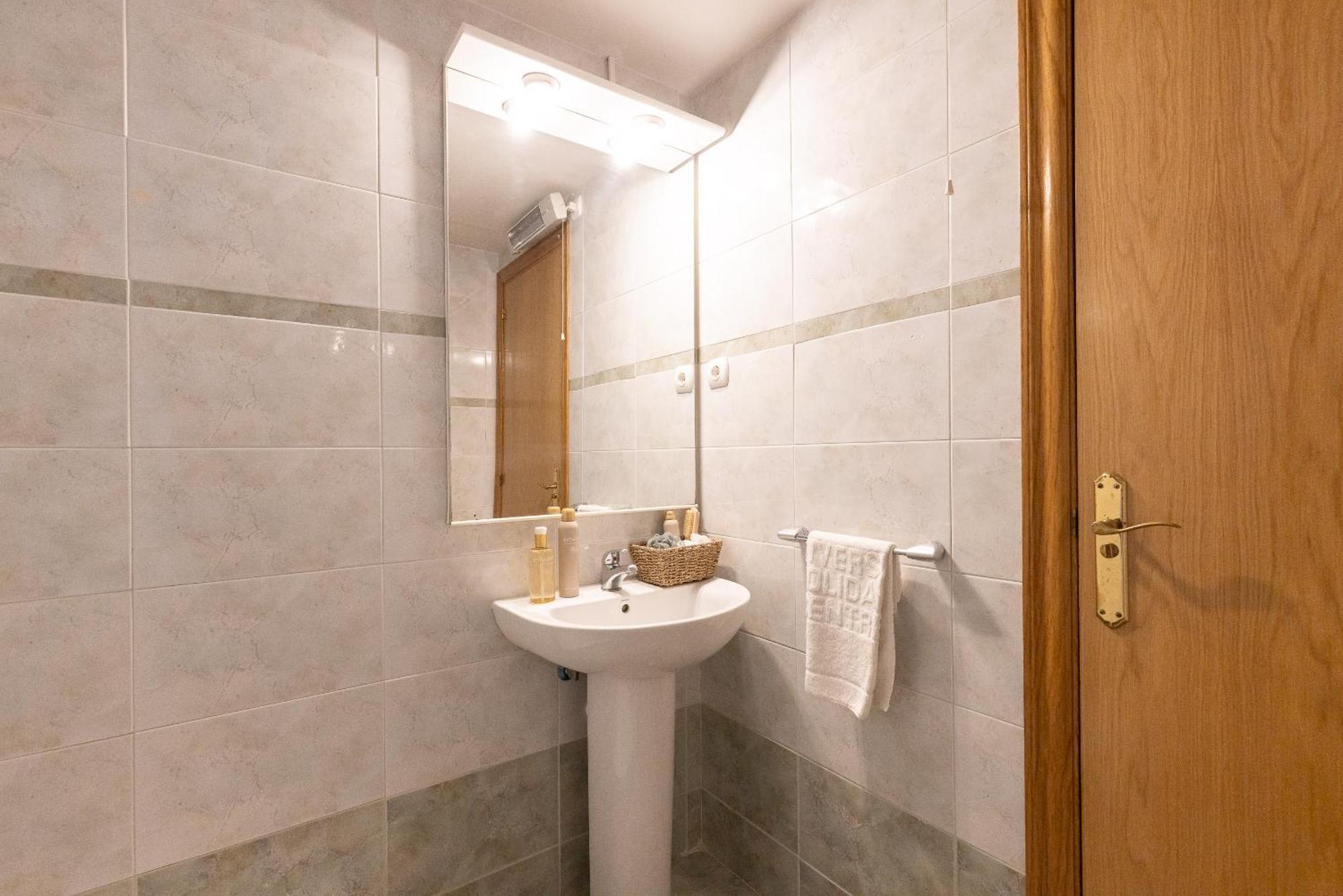 Uhc Golden Pineda Apartments La Pineda Room photo